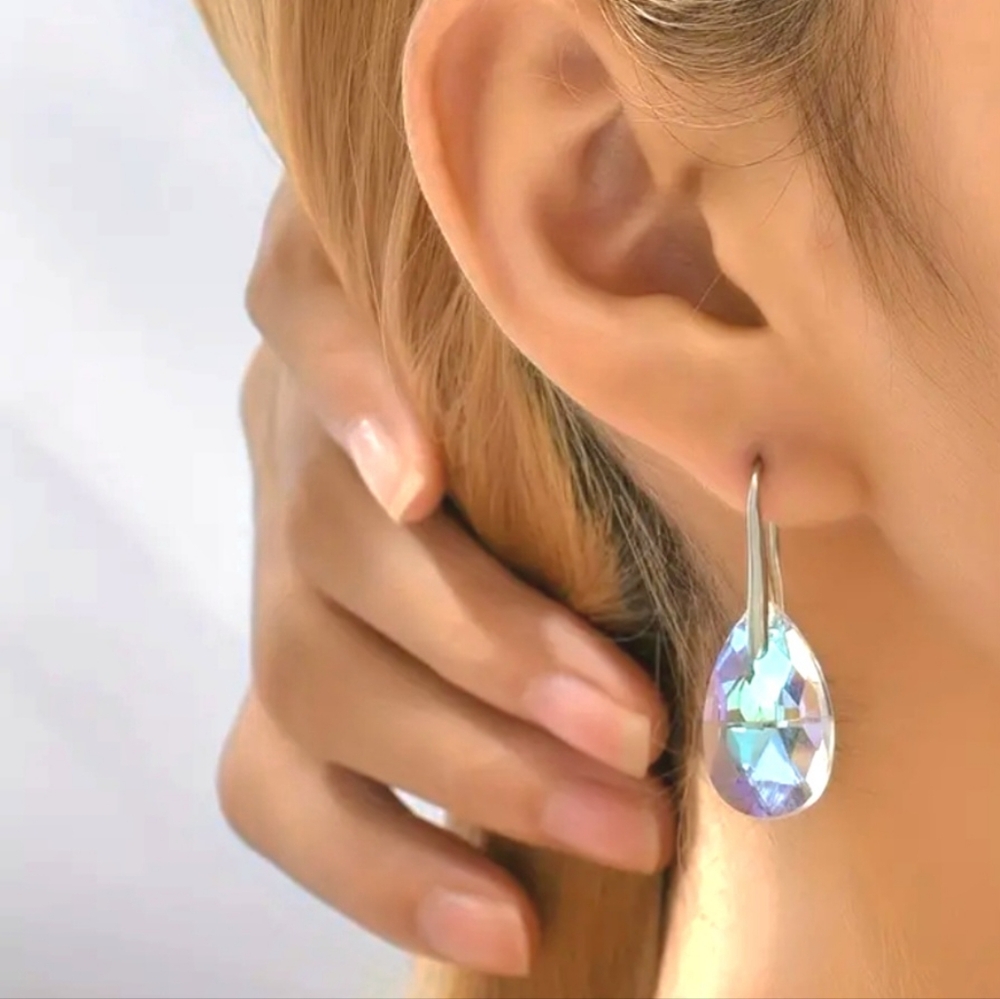 Elegant water drop pendant & earrings. New. Fast Ship 4,000 Items Sold!